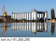 Repair dry dock of Rousse Shipyard (2014 год). Редакционное фото, фотограф EugeneSergeev / Фотобанк Лори