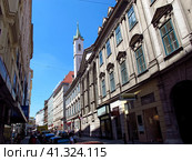 Vienna, Austria - 11 Jun 2011: The church in Vienna, Austria. Редакционное фото, фотограф Сергей Стрелков / Фотобанк Лори
