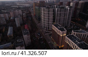 Вид на Москва Сити на закате с дрона (2021 год). Стоковое видео, видеограф Александр Иванов / Фотобанк Лори