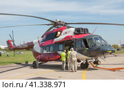 Российский вертолет Миль Ми-171A2 с бортовым номером RA-22894, установивший рекорд скорости на Байкале на Международном авиационно-космическом салоне МАКС-2019 в Жуковском, Россия, вид справа-спереди. Редакционное фото, фотограф Малышев Андрей / Фотобанк Лори