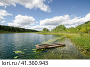 Деревянная лодка-долбленка. Стоковое фото, фотограф Яковлев Сергей / Фотобанк Лори