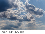 Предгрозовые облака на небе (2020 год). Стоковое фото, фотограф Валерий Гаврилюк / Фотобанк Лори