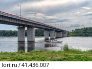 Ладожский мост через Неву в районе посёлка Марьино и рядом с музеем-заповедником «Прорыв блокады Ленинграда». Кировский район Ленинградской области (2023 год). Редакционное фото, фотограф Румянцева Наталия / Фотобанк Лори