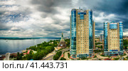 SAMARA, RUSSIA - MAY 21: Day view of the apartment complex Ladya, May 21 2016, Samara. The complex is located in the heart of the city of Samara on the Volga river. Стоковое фото, фотограф Андрей Аркуша / Фотобанк Лори