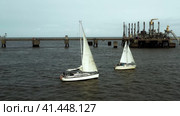 Yacht trips on the North Sea. A sailing yacht struggles with the tidal current. (2023 год). Редакционное видео, видеограф Артем Лукин / Фотобанк Лори