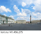 Дворцовая площадь. Санкт-Петербург (2023 год). Редакционное фото, фотограф Татьяна Т / Фотобанк Лори