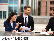 Business people sign a contract. Стоковое фото, фотограф Андрей Аркуша / Фотобанк Лори