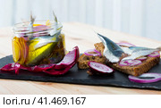 Homemade pickling pilchards. Стоковое фото, фотограф Яков Филимонов / Фотобанк Лори