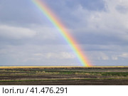 Rainbow, a view of the landscape in the field. Formation of the. Стоковое фото, фотограф Леонид Еремейчук / Фотобанк Лори