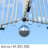 Stroboscope hanging on the wires. Stroboscope for a street disco. Стоковое фото, фотограф Леонид Еремейчук / Фотобанк Лори