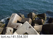 Breakwater of the rectangular stone figures. Стоковое фото, фотограф Леонид Еремейчук / Фотобанк Лори
