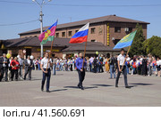 Celebrating the first of May, the day of spring and work. May Day parade on the Theater Square in the city of Slavyansk-on-Kuban. (2018 год). Редакционное фото, фотограф Леонид Еремейчук / Фотобанк Лори