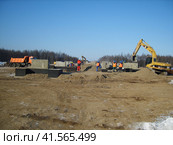 Construction of gas pipeline on the ground. Стоковое фото, фотограф Леонид Еремейчук / Фотобанк Лори
