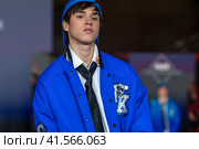 Показ одежды из коллекции VK Store в рамках фестиваля детской моды KIDS FASHION WEEK в "Центральном детском магазине на Лубянке" (ЦДМ) в центре города Москвы, Россия (2023 год). Редакционное фото, фотограф Николай Винокуров / Фотобанк Лори