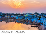 Pushkar Holy Lake at sunset, India (2012 год). Стоковое фото, фотограф photoff / Фотобанк Лори