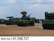Средняя Ахтуба, Волгоградская область, Россия. Противовоздушная оборона. Зенитный ракетно-пушечный комплекс 2С6М1 Тунгуска для уничтожения беспилотных летательных аппаратов. (2020 год). Редакционное фото, фотограф Андрей Цыганков / Фотобанк Лори