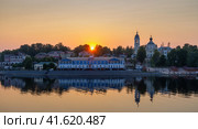The embankment of the city of Myshkin on the Volga River at sunset. Стоковое фото, фотограф Игорь Кляхин / Фотобанк Лори
