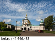 Воскресенский собор Ново-Иерусалимского монастыря был построен по чертежам прототипа - храма Гроба Господня в Иерусалиме. Собор был освящен в 1685 году. Истра, Россия, 4 августа 2023 года. Редакционное фото, фотограф Оксана Медведева / Фотобанк Лори