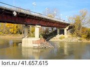 The bridge across the river Protoka in the city of Slavyansk-on- Стоковое фото, фотограф Леонид Еремейчук / Фотобанк Лори