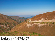 Чечня. Горная дорога к озеру Казеной-Ам. (2022 год). Стоковое фото, фотограф Рябков Александр / Фотобанк Лори
