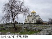 Херсонесский собор (Владимирский собор). Вид на большую каменную православную церковь на территории древнего города Херсонес. Достопримечательность Крымского полуострова. Севастополь, Крым. Редакционное фото, фотограф Андрей Степанов / Фотобанк Лори