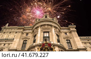 Fireworks over the Opera Garnier (Garnier Palace), Paris, France. Translation: national Academy of Music. UNESCO World Heritage Site. 4K, time lapse (2023 год). Стоковое видео, видеограф Владимир Журавлев / Фотобанк Лори