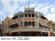 Walt Disney World Magic Kingdom in Orlando, Florida. Pumpkin. Happy Halloween (2014 год). Редакционное фото, фотограф Екатерина Каляева / Фотобанк Лори