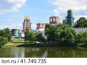 Вид на Новодевичий монастырь (2018 год). Стоковое фото, фотограф Сергей Балдин / Фотобанк Лори