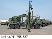 БУМ-2 - новая бурильно-ударная машина на базе Камаз-63501в экспозиции инженерно-саперной техники. Военно-технический форум "Армия-2022", Парк Патриот. Редакционное фото, фотограф Виктор Карасев / Фотобанк Лори