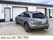 Infiniti FX35 (2023 год). Редакционное фото, фотограф Art Konovalov / Фотобанк Лори