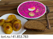 Cold yogurt beetroot soup. Стоковое фото, фотограф Яков Филимонов / Фотобанк Лори