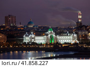 Казань. Дворец земледельцев. Ночной вид (2023 год). Редакционное фото, фотограф Литвяк Игорь / Фотобанк Лори