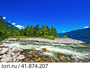 Горная река, впадающая в Телецкое озеро. Горный Алтай. Стоковое фото, фотограф Макаров Алексей / Фотобанк Лори