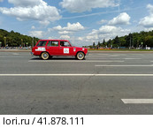 VAZ 2102 car drive on street during retro-cruise. Редакционное фото, фотограф Константин Григорьев / Фотобанк Лори