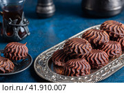 marshmallow in chocolate or marshmallow with a cup of coffee on a gray background of concrete and linen fabric. side view. Стоковое фото, фотограф Ирина Ручушкина / Фотобанк Лори