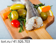 Country style baked merluccius. Стоковое фото, фотограф Яков Филимонов / Фотобанк Лори