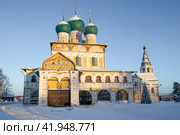 Старинный собор Воскресения Христова  солнечным январским вечером. Тутаев (Романов-Борисоглебск) (2024 год). Стоковое фото, фотограф Виктор Карасев / Фотобанк Лори