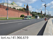Кремлевская набережная. Москва (2014 год). Редакционное фото, фотограф lana1501 / Фотобанк Лори
