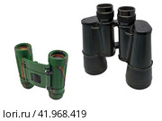 Бинокли на белом фоне. Binoculars on a white background. Стоковое фото, фотограф Татьяна Д / Фотобанк Лори