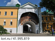 Успенские ворота (2-я пол. XVII в.)  Троице-Сергиевой лавры. Город Сергиев Посад. Московская область (2014 год). Редакционное фото, фотограф lana1501 / Фотобанк Лори