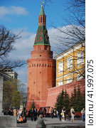 Угловая Арсенальная башня Московского Кремля (2010 год). Редакционное фото, фотограф lana1501 / Фотобанк Лори