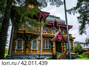 Дача Н.А. Бугрова (Володарск, Нижегородская область) (2021 год). Редакционное фото, фотограф Илья Старков / Фотобанк Лори