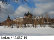 Мостовая башня (1671–1679). Собор Покрова Пресвятой Богородицы. Московский музей-заповедник — усадьба «Измайлово». Серебряно-Виноградный пруд. Город Москва (2012 год). Редакционное фото, фотограф lana1501 / Фотобанк Лори