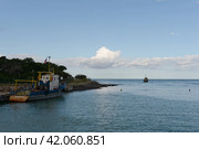 Рыболовецкие суда ранним утром на выходе из Змеиного озера в Чёрное море. Краснодарский край (2021 год). Редакционное фото, фотограф Free Wind / Фотобанк Лори