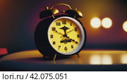 Time Management: Alarm Clock on Desktop. Стоковое AI-видео, аниматор Юрий Поздников / Фотобанк Лори