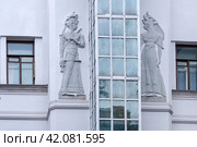 Санкт-Петербург, Захарьевская ул., 23. Египетский дом, модерн, доходный дом Л. И. Нежинской, 1913 год. Фрагменты... (2012 год). Стоковое фото, фотограф Александр Алексеев / Фотобанк Лори