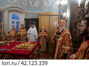 Хиротония диакона Леонида Вадимовича Певень во пресвитера в Николо-Архангельском храме Балашихи (2024 год). Редакционное фото, фотограф Дмитрий Неумоин / Фотобанк Лори