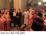 Митрополит Крутицкий и Коломенский Ювеналий и губернатор Московской области Андрей Воробьев на Пасхальной литургии (2018 год). Редакционное фото, фотограф Дмитрий Неумоин / Фотобанк Лори