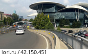 View of the House of Justice from the flyover on Zviada Gamsakhurdia Street. Tbilisi. Georgia. 04.09.23 (2023 год). Редакционное фото, фотограф Ярославский Максим / Фотобанк Лори