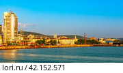 View from the Chemes Bay on the Serebryakov embankment in Novorossiysk (2022 год). Стоковое фото, фотограф Владимир Ушаров / Фотобанк Лори